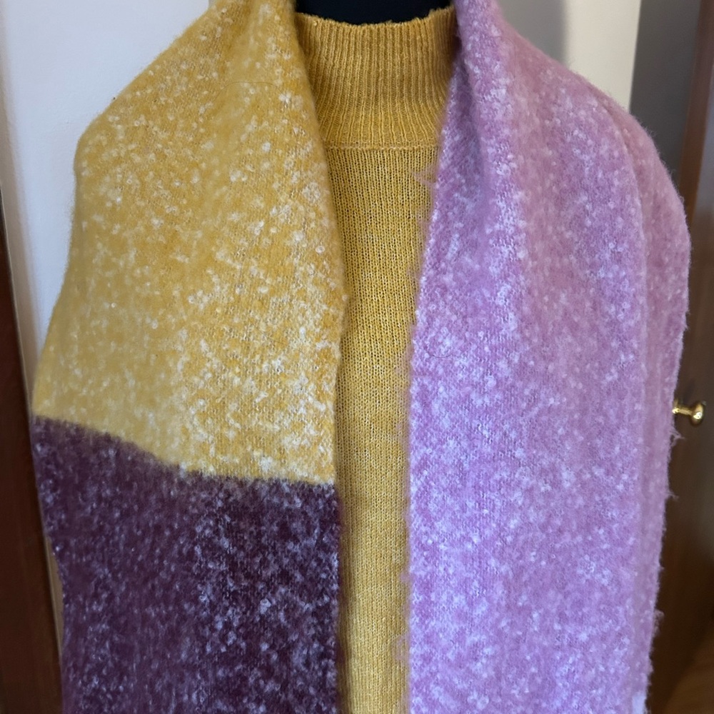 Old Navy Color Block Scarf - Picture 2 of 4